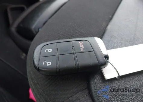 2015 Dodge Journey Sxt z USA, uszkodzony, nr VIN 3C4PDCBGXFT668768